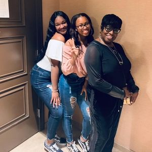 Meet your Posher, Sharon